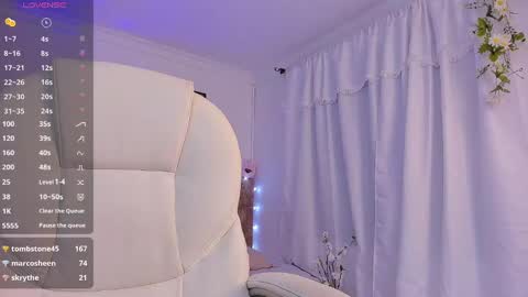 Snapshot of aly_moon chatting on 3, 2, 2025 Im Aly3 online show from 3, 2, 2025