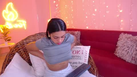 Snapshot of alyn_clark chatting on 11, 2, 2025 alyn online show from 11, 2, 2025