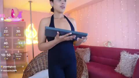 Snapshot of alyn_clark chatting on 9, 10, 2025 alyn online show from 9, 10, 2025