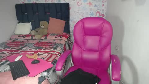 Snapshot of alyna_rush chatting on 22, 9, 2025 alyna online show from 22, 9, 2025