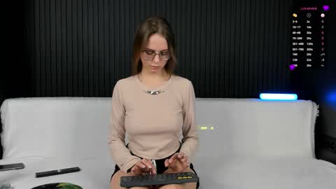 Alena online show from 3, 2, 2026