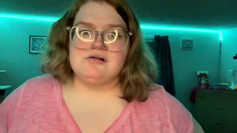 Snapshot of alyssa6960545 chatting on 20, 9, 2025 Lily online show from 20, 9, 2025