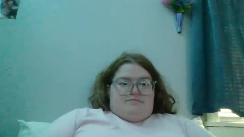 Snapshot of alyssa6960545 chatting on 30, 9, 2025 Lily online show from 30, 9, 2025