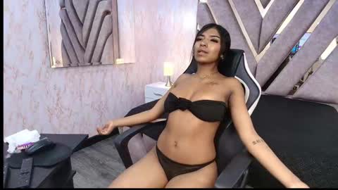 Alyssa  online show from 29, 11, 2025