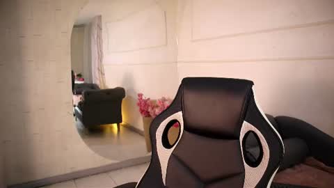alyssa_joness online show from 10, 6, 2026