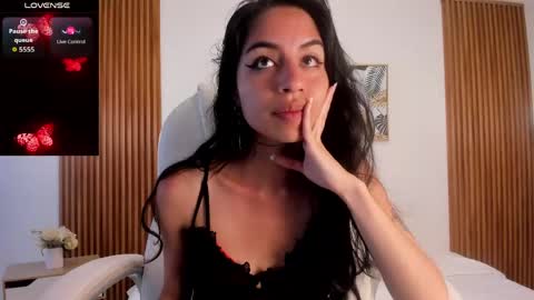 Snapshot of alyssabeauty_ chatting on 24, 4, 2026 alyssabeauty_ online show from 24, 4, 2026