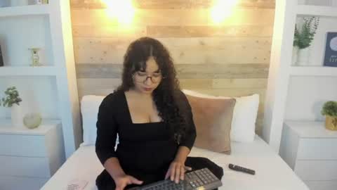 Snapshot of alysson_moon_ chatting on 31, 7, 2026 A L Y online show from 31, 7, 2026