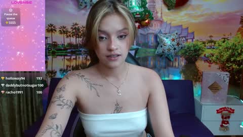 Snapshot of alyy_cute chatting on 20, 12, 2024 Alyy online show from 20, 12, 2024
