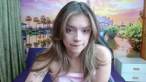 Snapshot of alyy_cute chatting on 13, 2, 2025 Alyy online show from 13, 2, 2025