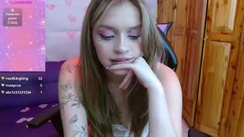 Snapshot of alyy_cute chatting on 14, 2, 2025 Alyy online show from 14, 2, 2025
