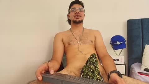 Snapshot of amadeo_wild chatting on 9, 3, 2025 Amadeo Wild online show from 9, 3, 2025