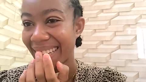 Snapshot of amah17 chatting on 2, 10, 2025 Amah online show from 2, 10, 2025