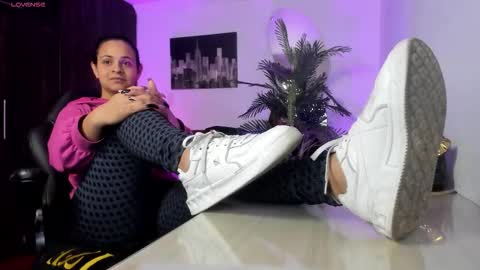 anny online show from 2, 10, 2025