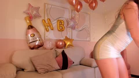 Amaia Haywood online show from 12, 2, 2025