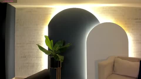 Amalia cruss online show from 4, 4, 2026