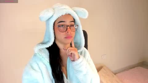 Amalia    real MIA  online show from 28, 5, 2026