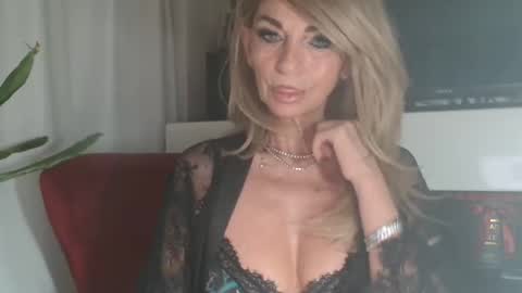 Angel or Demon online show from 23, 9, 2025