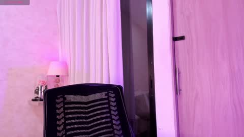 Snapshot of amanda_26 chatting on 24, 12, 2024 Luisa online show from 24, 12, 2024