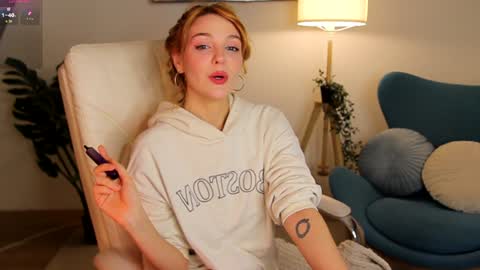 Amanda  fox online show from 8, 2, 2025