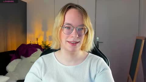 Hi im Amanda online show from 2, 11, 2025