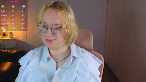 Snapshot of amanda_butlerr chatting on 29, 6, 2026 Hi im Amanda online show from 29, 6, 2026