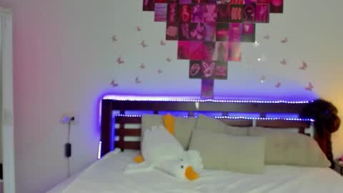 Snapshot of amandacutse chatting on 13, 10, 2025 Amanda online show from 13, 10, 2025