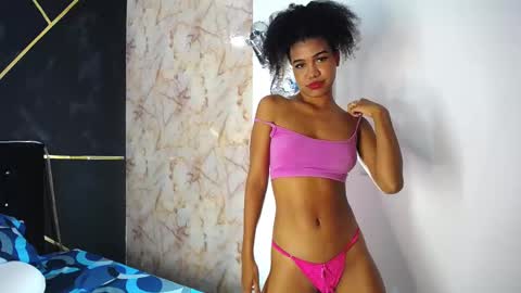 Snapshot of amandarobers chatting on 3, 1, 2025 Amanda Robers online show from 3, 1, 2025