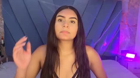 amarahanks_ online show from 3, 11, 2025