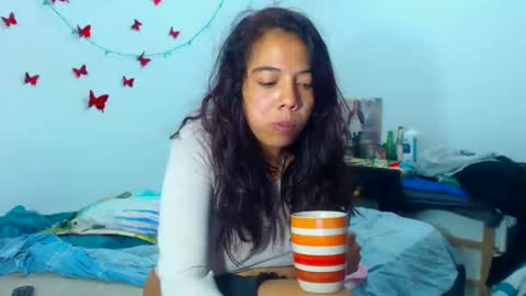 Snapshot of amararoberts08 chatting on 31, 12, 2024 Amara Julia online show from 31, 12, 2024