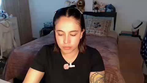 Snapshot of amarat_jolie chatting on 5, 6, 2026 Mila online show from 5, 6, 2026