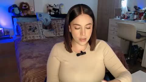 Snapshot of amarat_jolie chatting on 10, 7, 2026 Mila online show from 10, 7, 2026