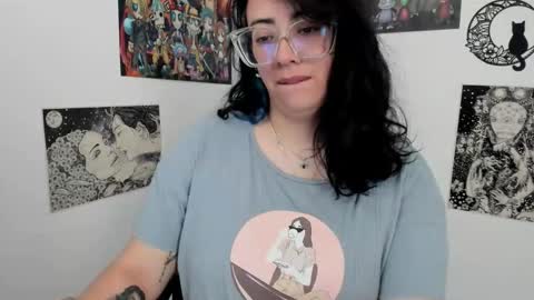 Snapshot of amaryllis_vizcaya chatting on 5, 10, 2025 Katt online show from 5, 10, 2025