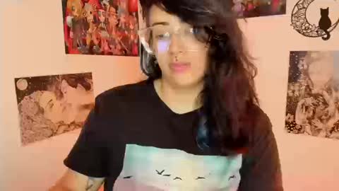 Snapshot of amaryllis_vizcaya chatting on 18, 10, 2025 Katt online show from 18, 10, 2025