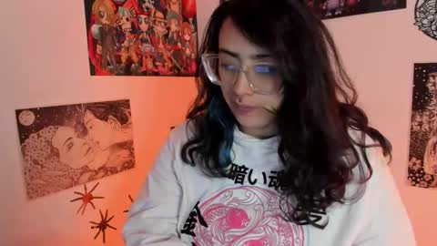 Snapshot of amaryllis_vizcaya chatting on 8, 11, 2025 Katt online show from 8, 11, 2025