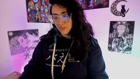 Snapshot of amaryllis_vizcaya chatting on 16, 11, 2025 Katt online show from 16, 11, 2025