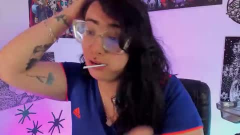 Snapshot of amaryllis_vizcaya chatting on 17, 11, 2025 Katt online show from 17, 11, 2025