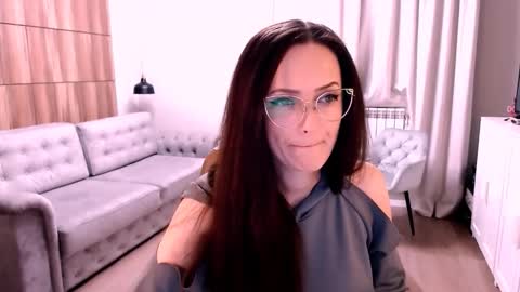 Izza online show from 5, 11, 2025