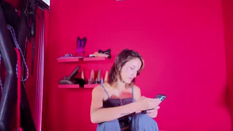 Snapshot of ambar_roux1 chatting on 29, 10, 2025 ambar_roux1 online show from 29, 10, 2025