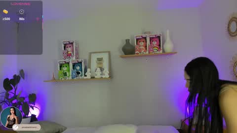 ambarevans_ online show from 10, 9, 2025