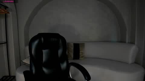 Ambar  online show from 5, 11, 2025