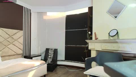 Ambar Ross online show from 13, 12, 2024