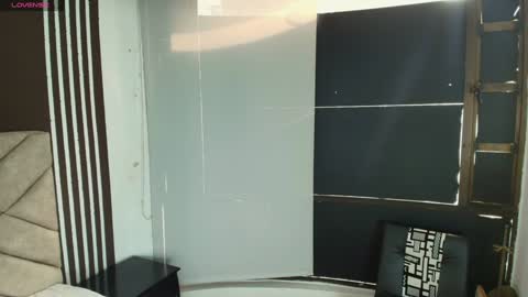 Ambar Ross online show from 27, 1, 2025