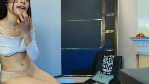 Ambar Ross online show from 6, 3, 2025