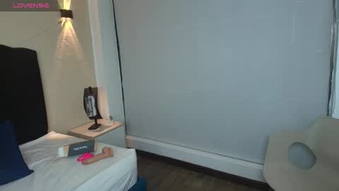 Ambar Ross online show from 27, 9, 2025