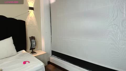 Ambar Ross online show from 14, 10, 2025