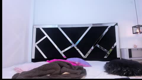   online show from 4, 2, 2025