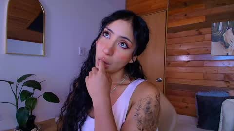 Snapshot of amber_curly chatting on 25, 5, 2026 amber_curly online show from 25, 5, 2026