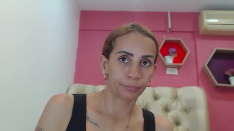 Snapshot of amber_moore chatting on 27, 11, 2025 Amber Moore online show from 27, 11, 2025