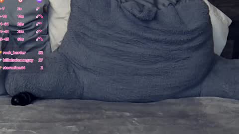 Snapshot of amberdawnn23 chatting on 4, 2, 2025 Amber Dawnn online show from 4, 2, 2025