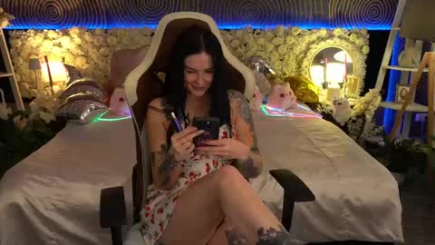 Snapshot of amberdismond chatting on 4, 6, 2026 Anna online show from 4, 6, 2026